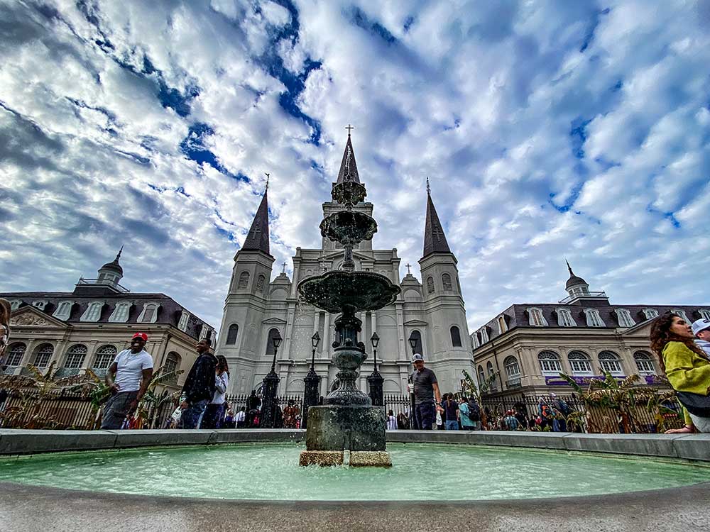 A Weekend In New Orleans: Mardi Gras, Cajun Food And History!